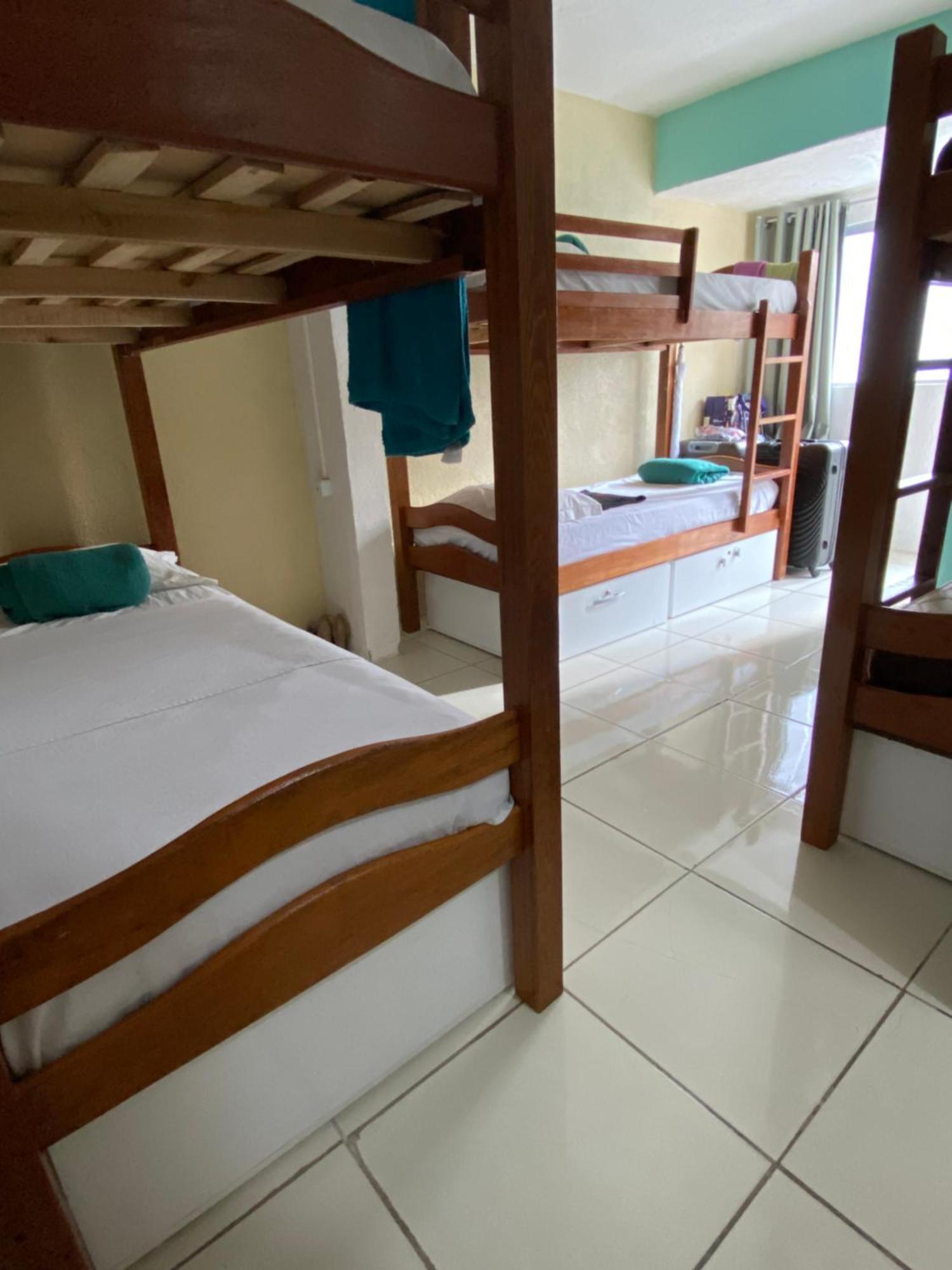 Apraiana E Quarto em Acomodações Particulares Recife